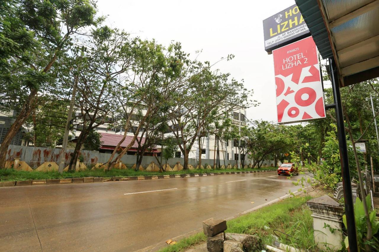 סמרינדה Oyo 90825 Hotel Lizha 2 מראה חיצוני תמונה