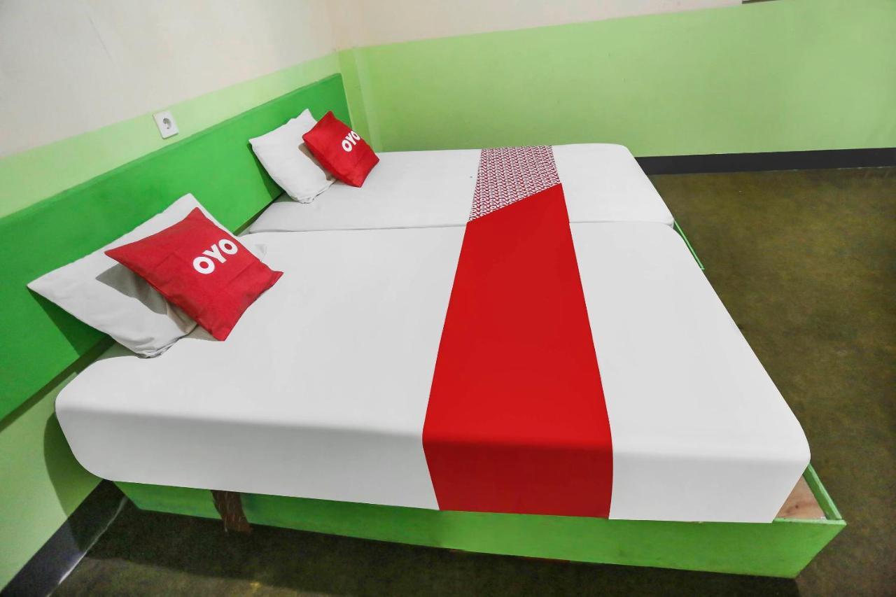 סמרינדה Oyo 90825 Hotel Lizha 2 מראה חיצוני תמונה