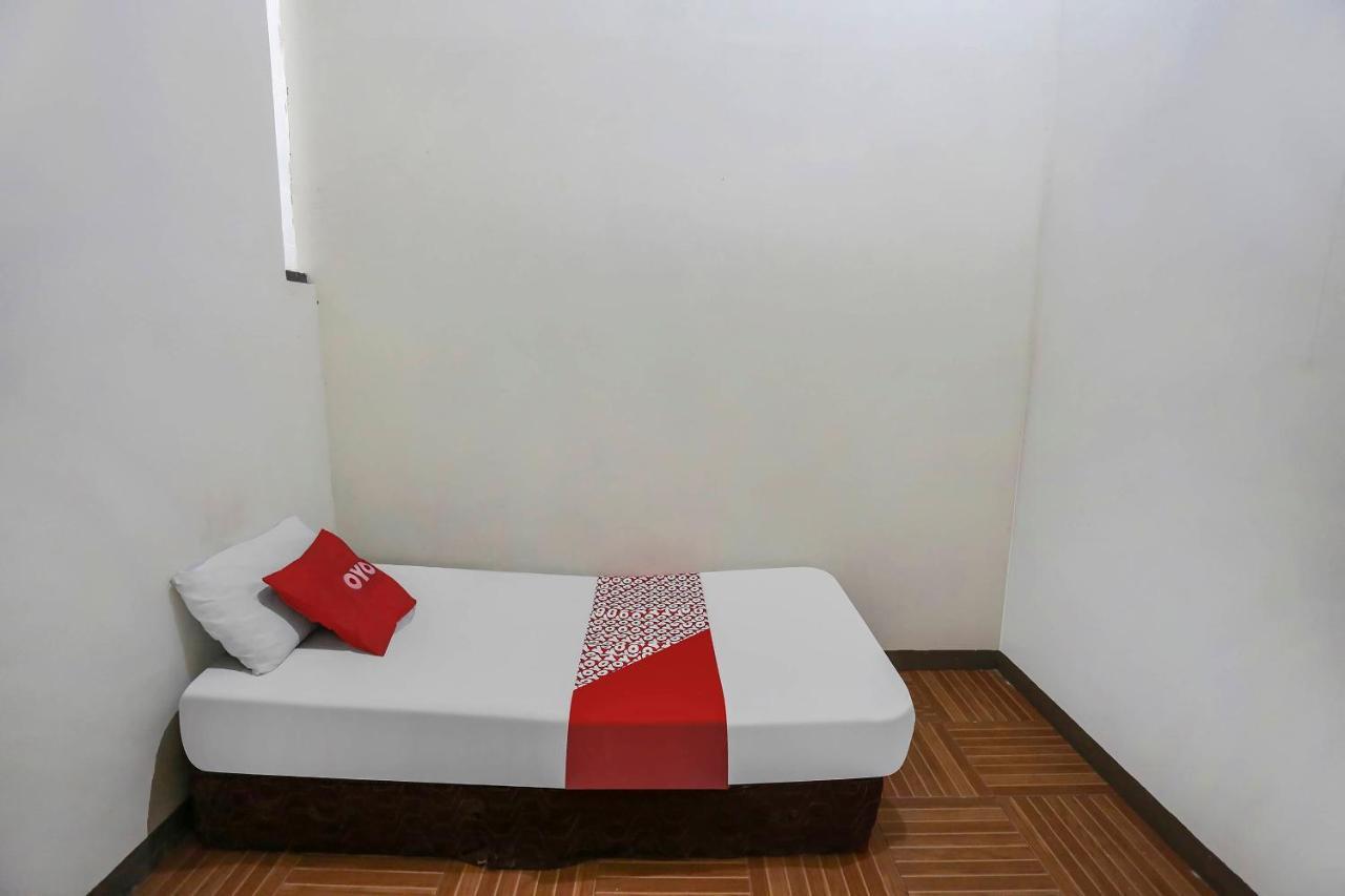 סמרינדה Oyo 90825 Hotel Lizha 2 מראה חיצוני תמונה