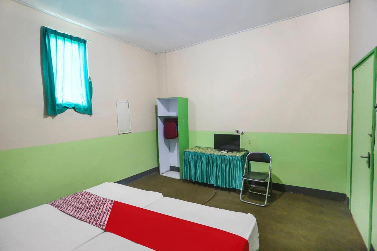 סמרינדה Oyo 90825 Hotel Lizha 2 מראה חיצוני תמונה