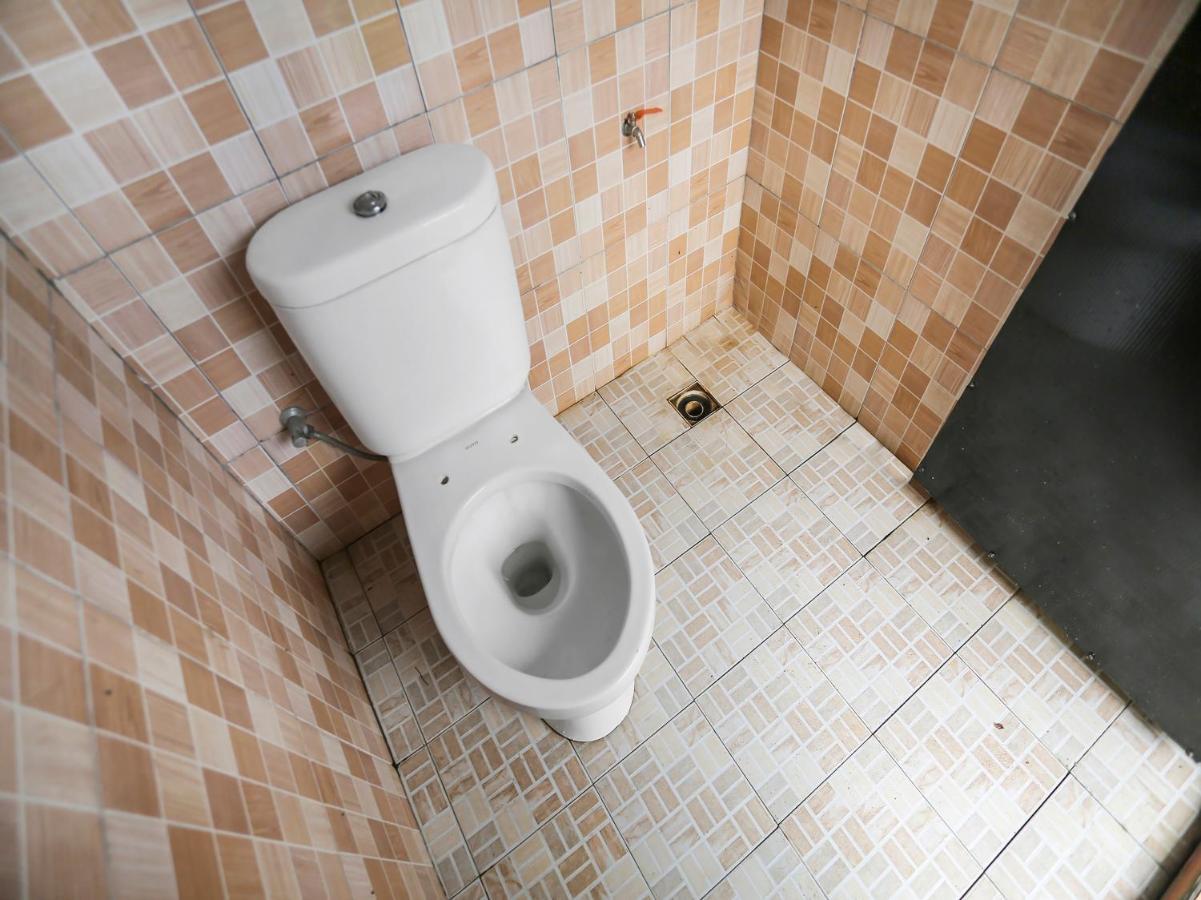סמרינדה Oyo 90825 Hotel Lizha 2 מראה חיצוני תמונה