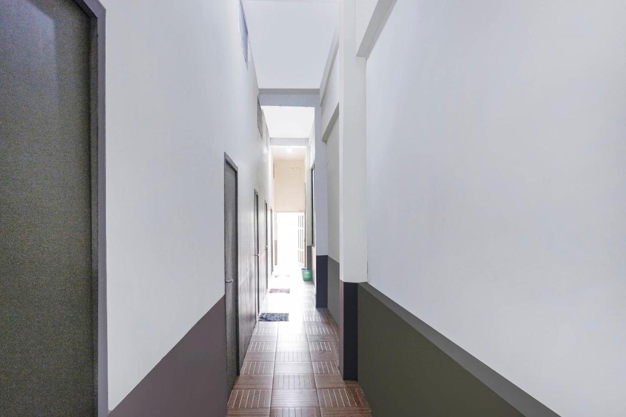 סמרינדה Oyo 90825 Hotel Lizha 2 מראה חיצוני תמונה