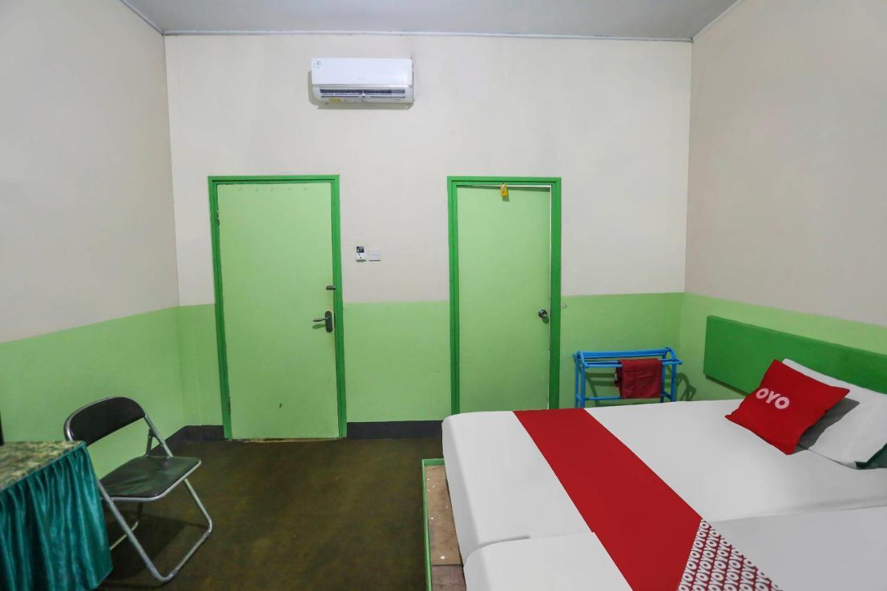 סמרינדה Oyo 90825 Hotel Lizha 2 מראה חיצוני תמונה